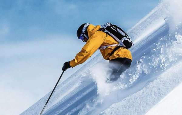 How to choose the right ski suit